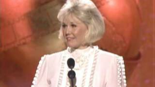 Doris Day Receives the Cecil B. Demil Award - Golden Globes 1989