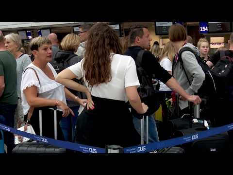 FLUG ÜBERBUCHT: Geheimcodes zeigen den Grund für die Flugverspätung