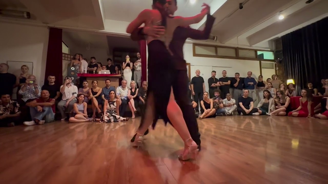 Video thumbnail for Nana Urigaeva - Onur Gümrükçü - Malandraca (1/4)