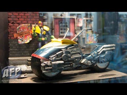 Toy Fair 2015 - Mezco One:12 Collection Judge Dredd Lawmaster - AFP fly-by