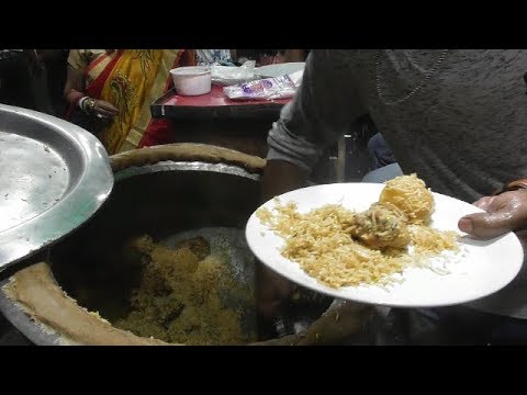 Bengali People are Festive Mood | Enjoying Food During Durga Puja Kolkata | Street Food Loves You Video