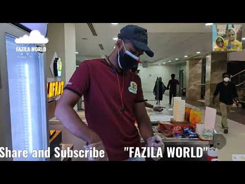 Amazing Making of Kitkat Rolled Ice cream in Lulu Mall, Ernakulam       മടിപൊളി ഐസ്ക്രീം  👍👌😍