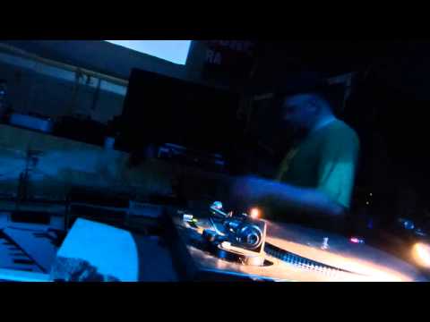 ZION TRAIN ft MC DubDadda @Rebeldia 4 May 2013 [3di5]