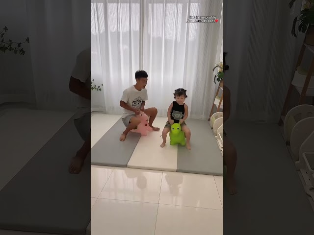 Vídeo relacionado con Curvaso Animal Bouncy Hopper con bomba para niños, juguetes inflables para montar, regalo para interiores y exteriores, caballo gris, PA15401