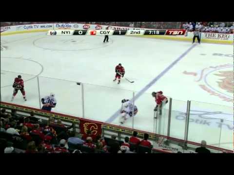 Tom Kostopoulos nails Jay Pandolfo