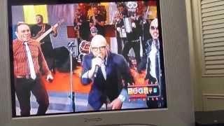 GRUPO MANIA CANTANDO CONMIGO TE VAS EN PEGATE DECEMBER 2013