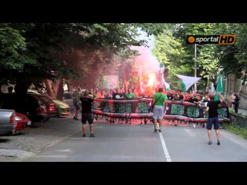 Ултрас Берое с пого и факли по улиците на Стара Загора