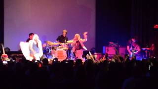 Yeah Yeah Yeahs ft. Har Mar Superstar - Buried Alive (live in Santa Cruz 8/15/13)