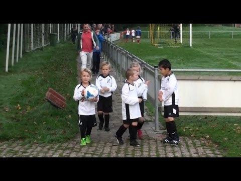 1e voetbalwedstrijd Mike (Sparta'30 - Sleeuwijk) 11-10-2014
