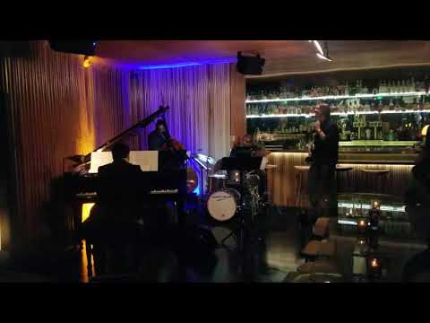 Otmaro Ruiz strikes all the plucky notes!