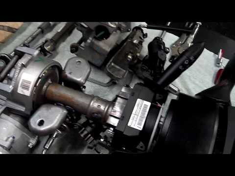 Fiat 500 Power Steering, steering wheel airbag removal, steering clunk issue, changing key battery
