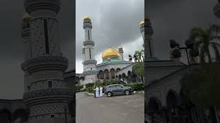 Download lagu Walking through Bandar Seri Begawan and stopping at Jame’ Asr Hassanil Bolkiah Mosque in Brunei mp3