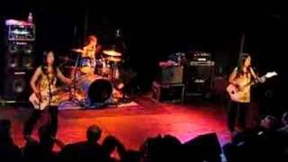 Shonen Knife perform &quot;Explosion&quot; 12/9/07