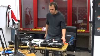 preview picture of video 'DJ MANIMAL mixe dans l'émission les raves parties de DANY 06-01-14 - VFM - 1/2'