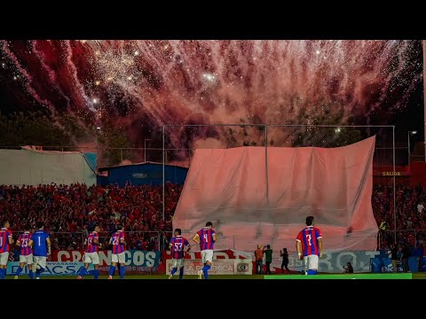 "¡RECIBIMIENTO EN EL OSCAR ALBERTO QUITEÑO! " Barra: Turba Roja &bull; Club: Deportivo FAS