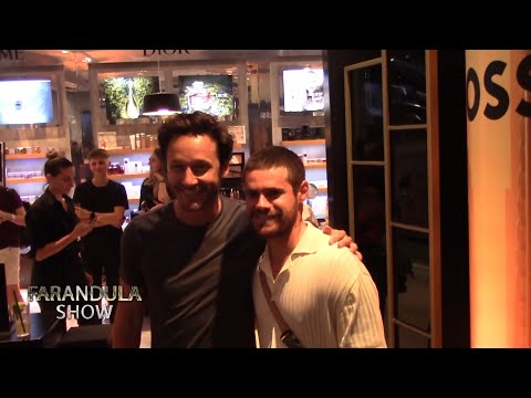 Benjamín Vicuña recibe a sus fans en Galerías Pacífico. @benjavicunamori
