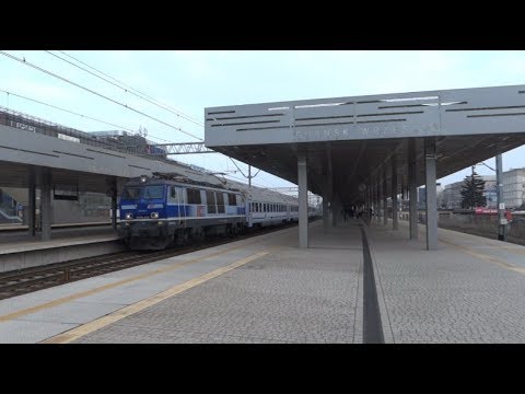 Pociąg IC "Heweliusz" (Wrocław Gł. - Gdynia Gł.) z EP09-024 odjeżdża z Gdańska Wrzeszcza