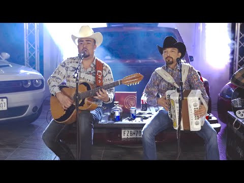 Los Igualados , Javier Ríos Jr - Bajo Mil Llaves - (en vivo)