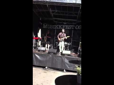 Magnus Hængsle and fans 2011