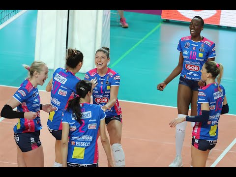 VAKIFBANK vs NOVARA - Semifinal Champions League 2019 - Paola Egonu vs Lonneke Sloetjes