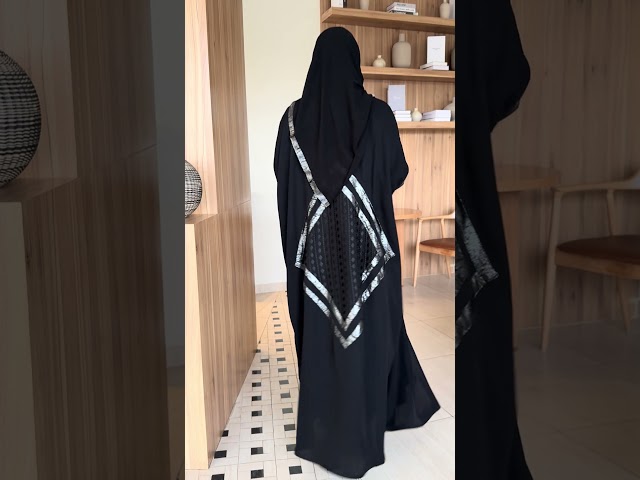 عباية كريب انترنت نص بشت قطري بتطرير هندسي من الخل...