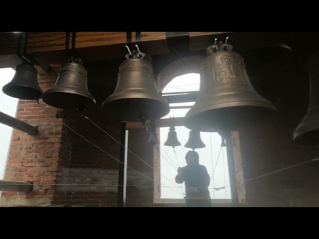 В Боровецкой церкви установили новые колокола