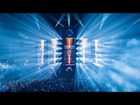 MaRLo plays 'Ciaran McAuley & Clare Stagg - All I Want' (Live at Transmission Prague 2019) [4K]