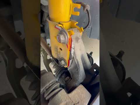 Because of camber bolts I mark both sides of the strut and a line on bolt and washer 13 explorer eb