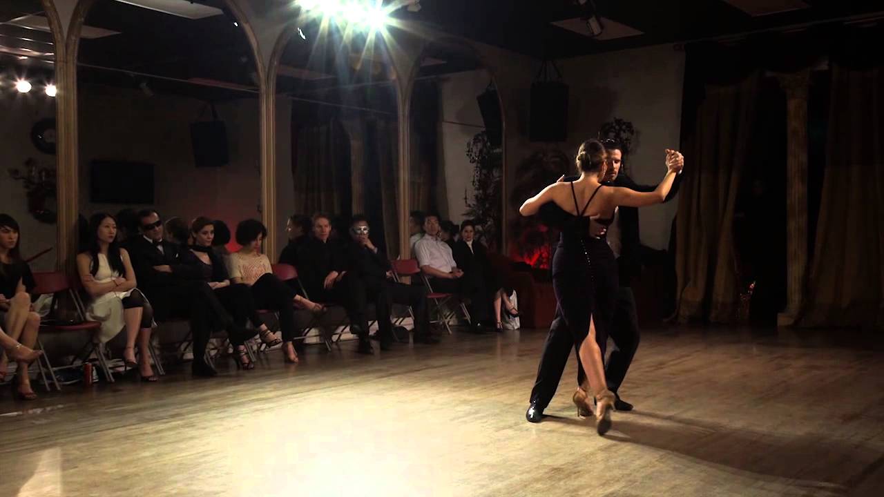 Yuliana Basmajyan & Mauro Peralta at Milonga Luna