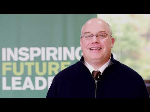 経済学科 NUCBの国際的なキャンパス環境と多彩な留学プログラムとは？① −国際学部　Stuart Warrington教授に伺いました−