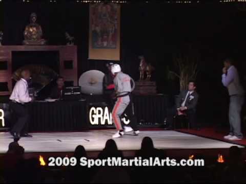Alex Arceo v Leon Jefferson - 16-17 M pt spar (N-67) - 2009 NBL Supergrands finals
