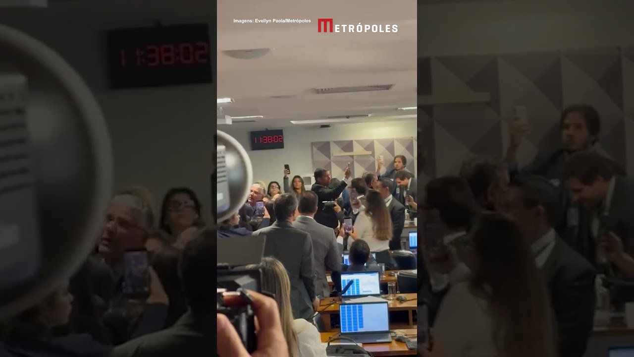Após derrota, governistas provocam briga e sessão da CPMI é suspensa