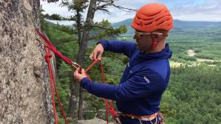 Tying clove-hitch on the carabiner