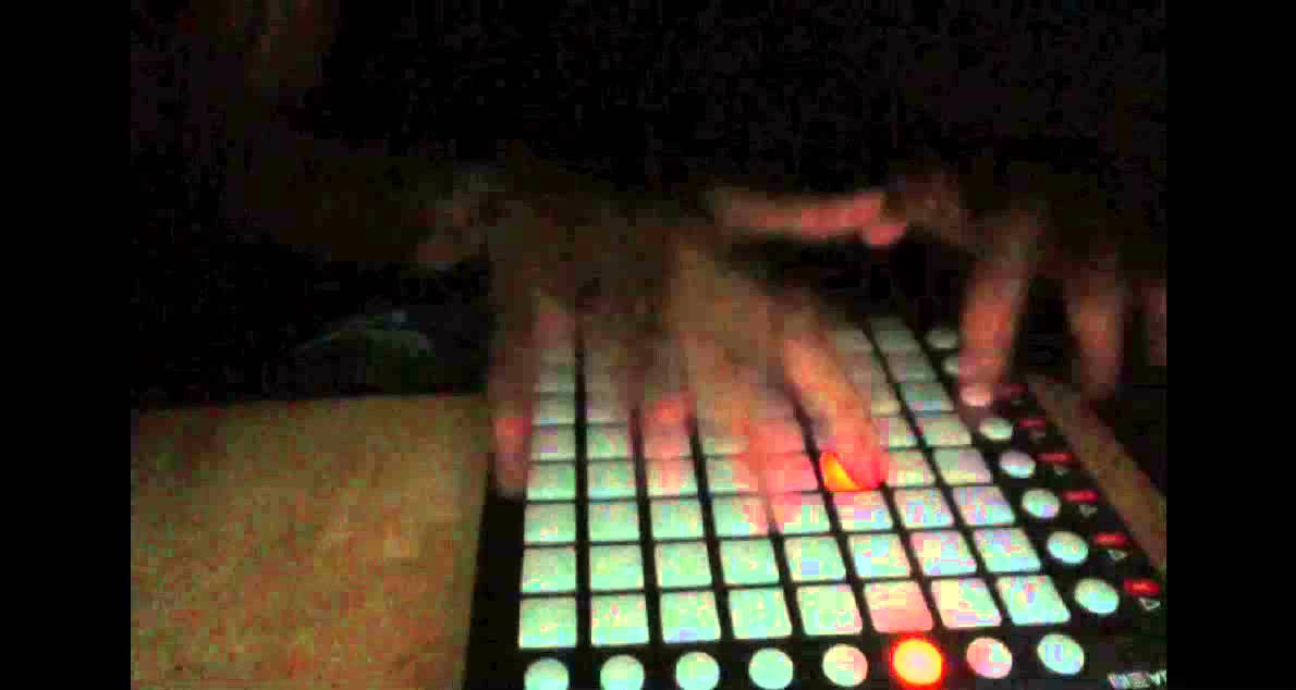 MIDI контроллер Novation Launchpad Mini