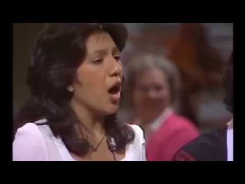 Impresionante: "El Condor Pasa" y "Virgenes del sol" por Pura Alcantara de Byström