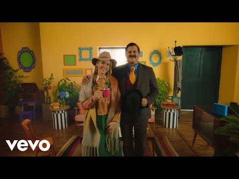 Carlos Vives, Katie James - En La Selva (Official Video)