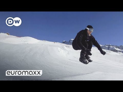 download lagu mp3 mp4 Snow Feet, download lagu Snow Feet gratis, unduh video klip Snow Feet
