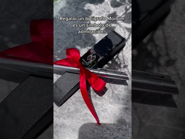 Vídeo relacionado con Bolígrafo y Lápiz Táctil 2 en 1 Personalizado - Texto/Nombre/Mensaje Grabado - Pedidos al por mayor de hasta 1000 unidades.Graduación y Regalos Aniversario