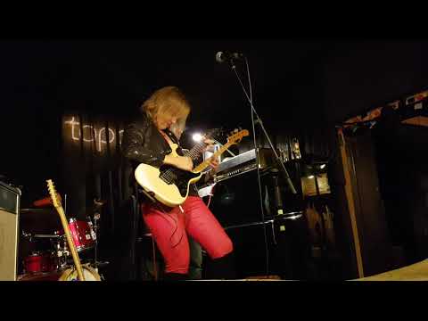 Vanesa Harbek-Further Up On The Road-vid 4-Topos-2020-01-10