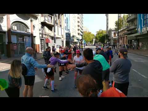 Ale Nascimento na Maratona de Montevidéu - Inspirerun