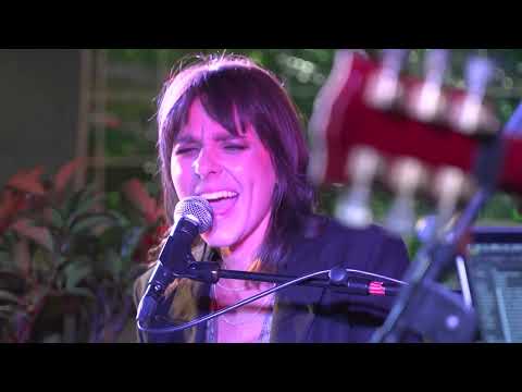 A Seravezza penultima tappa di Cantautrici Coraggiose con Giulia Mutti e Miglio il 12 agosto