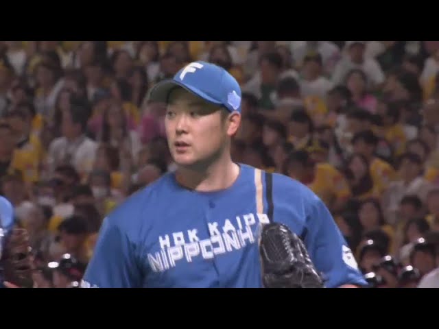 【7回裏】2者連続三振!! ファイターズ・齋藤友貴哉 伸びのあるストレートでこの回を3者凡退!!  2024年10月18日 福岡ソフトバンクホークス 対 北海道日本ハムファイターズ