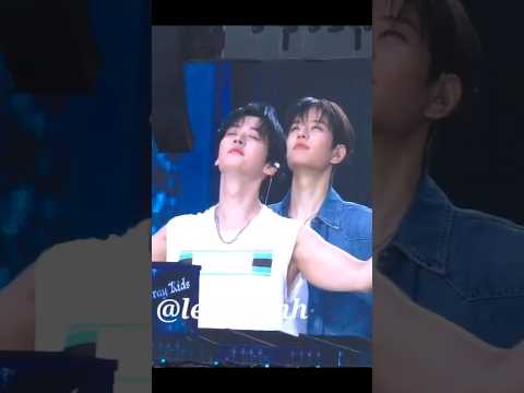 Jack and Rose in Paris 🤭 [ #straykids dominATE in Paris | #leeknow #seungmin ]