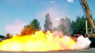 Падение композитного газового баллона с 30 метров. Gas-tank falls from 100 ft.
