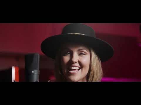 Kylie Jane - Leave The Party Early - Acoustic (Official)