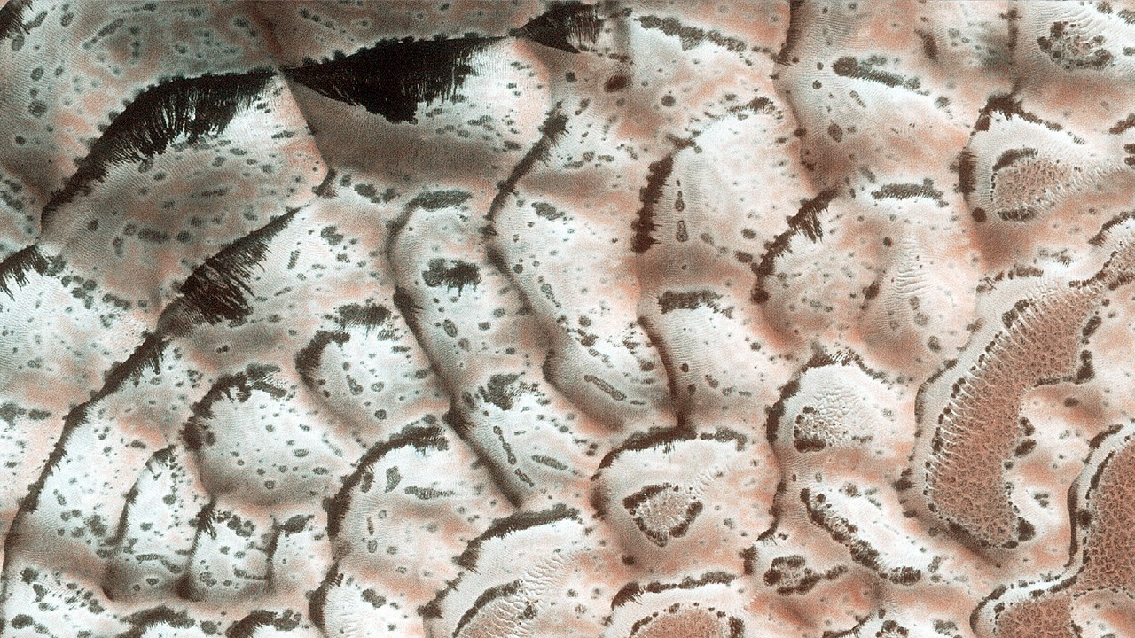 Fascinantes imágenes orbitales de Marte. Visita guiada