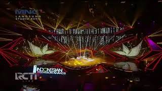 Download lagu Tiara X Ziva X Betrand - Terlanjur Mencinta & Sahabat Kecil - Live Indonesian Television Awards 2020 mp3
