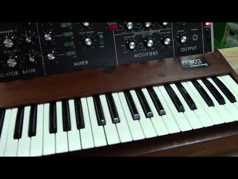 Alan's 72 Minimoog Restore (by synthpro)