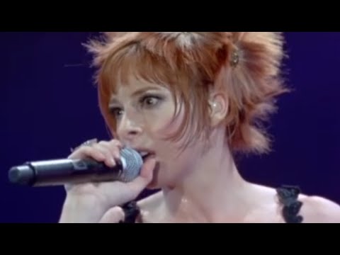 REACTION to MYLENE FARMER  - Deshabillez moi (2006)