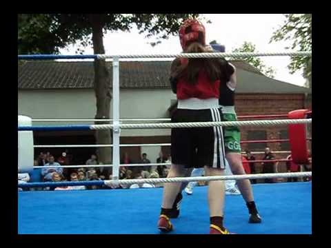 Boxen in Kiel Jana Chaulett 1 Kampf in Neumünster 11.6.2011